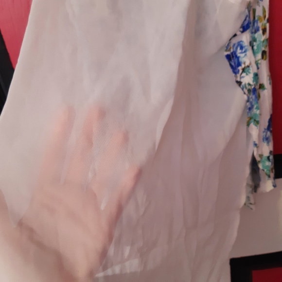 Floral tank top with sheer back - Picture 3 of 6